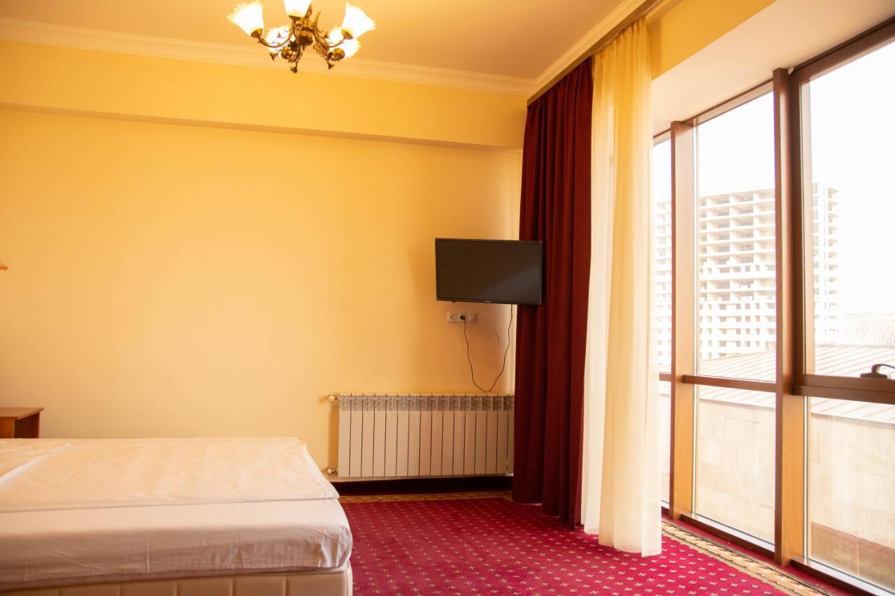 Olympavan Hotel Yerevan Exterior foto