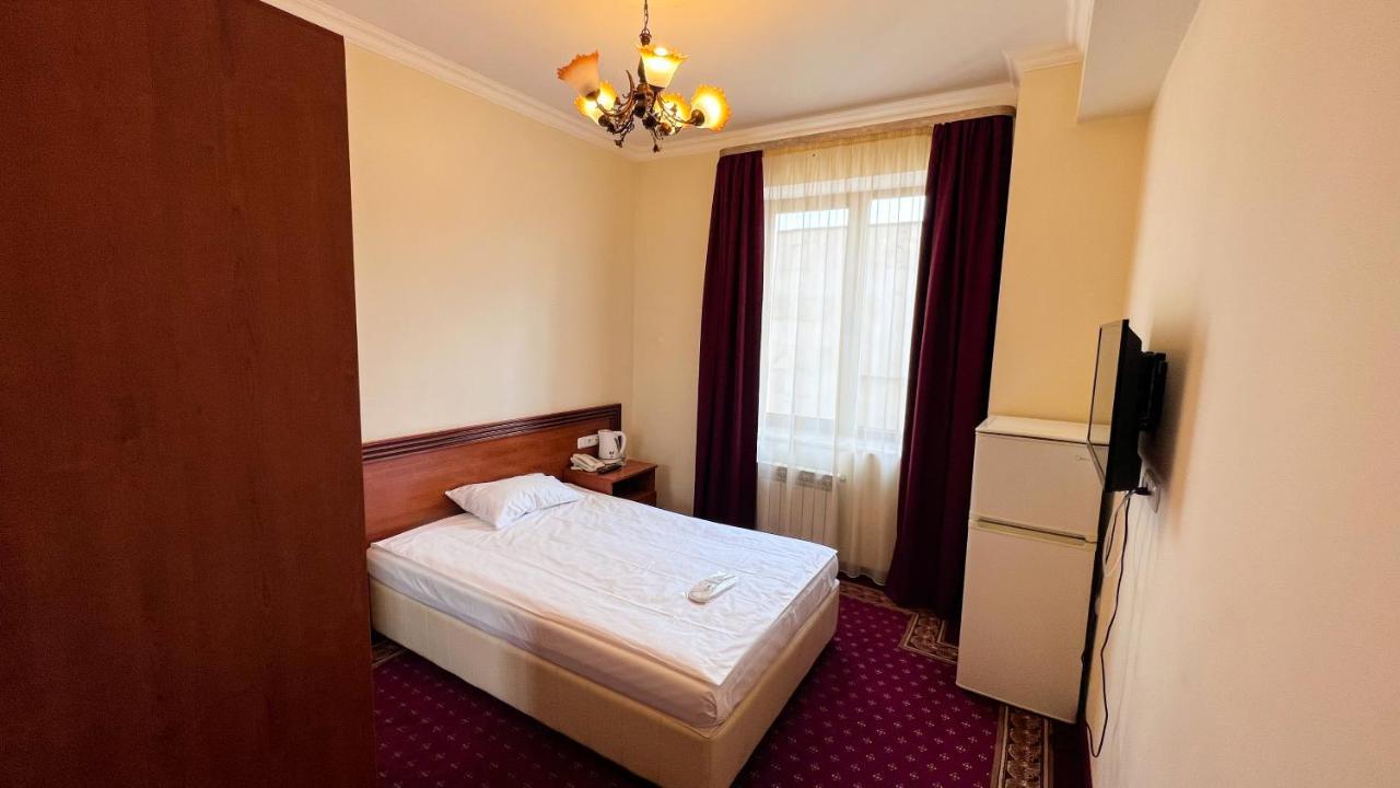 Olympavan Hotel Yerevan Exterior foto
