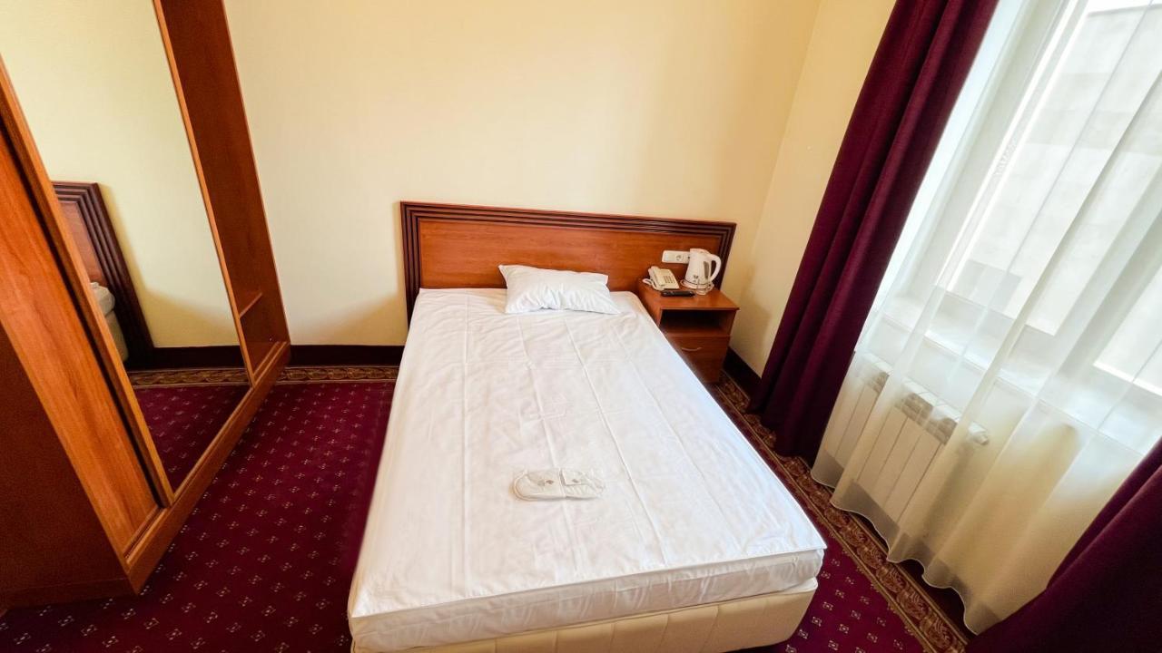 Olympavan Hotel Yerevan Exterior foto